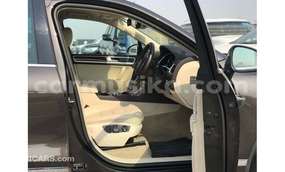 Nunua Imported Volkswagen Touareg Brown Gari ndani ya Import - Dubai nchini Harare Nunua Imported Volkswagen Touareg Brown Gari ndani ya Import - Dubai nchini Harare