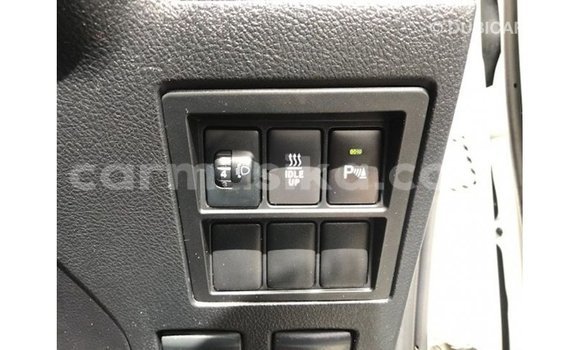 Nunua Imported Toyota Fortuner Nyeupe Gari ndani ya Import - Dubai nchini Harare Nunua Imported Toyota Fortuner Nyeupe Gari ndani ya Import - Dubai nchini Harare