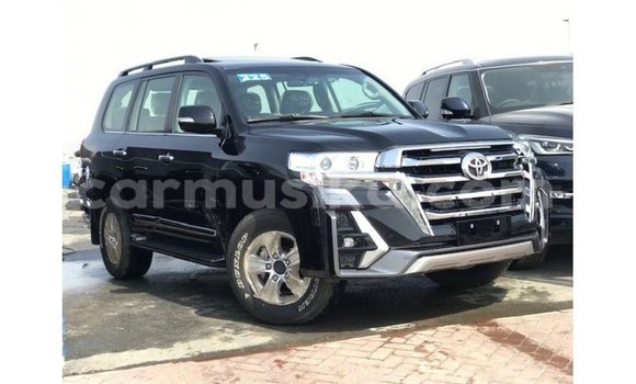 Tenga Imported Toyota Land Cruiser Nhema Mota in Import - Dubai in Harare