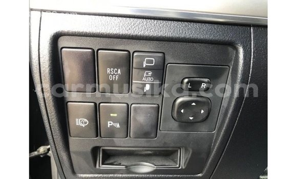 Tenga Imported Toyota Land Cruiser Nhema Mota in Import - Dubai in Harare Tenga Imported Toyota Land Cruiser Nhema Mota in Import - Dubai in Harare