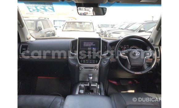 Tenga Imported Toyota Land Cruiser Chena Mota in Import - Dubai in Harare Tenga Imported Toyota Land Cruiser Chena Mota in Import - Dubai in Harare