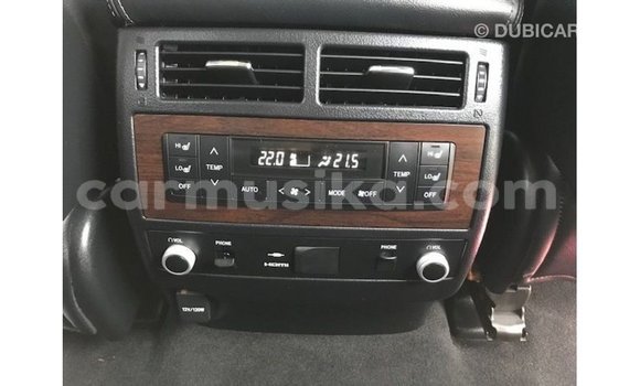 Tenga Imported Toyota Land Cruiser Chena Mota in Import - Dubai in Harare Tenga Imported Toyota Land Cruiser Chena Mota in Import - Dubai in Harare