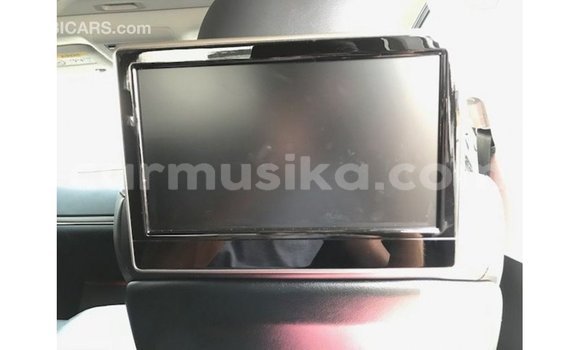 Tenga Imported Toyota Land Cruiser Chena Mota in Import - Dubai in Harare Tenga Imported Toyota Land Cruiser Chena Mota in Import - Dubai in Harare