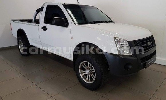 Nunua Ilio tumika Isuzu KB Nyeupe Gari ndani ya Beitbridge nchini Matabeleland Kusini