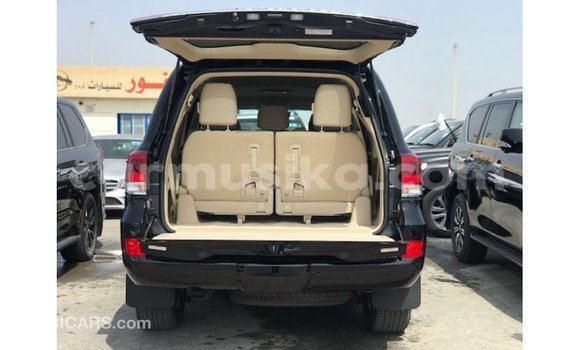 Nunua Imported Toyota Land Cruiser Nyeusi Gari ndani ya Import - Dubai nchini Harare Nunua Imported Toyota Land Cruiser Nyeusi Gari ndani ya Import - Dubai nchini Harare