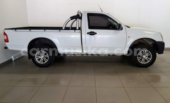 Tenga Tsaru Isuzu KB Chena Mota in Beitbridge in Matabeleland South Tenga Tsaru Isuzu KB Chena Mota in Beitbridge in Matabeleland South