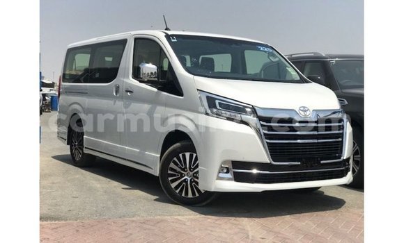Buy Import Toyota Granvia White Car in Import - Dubai in Harare