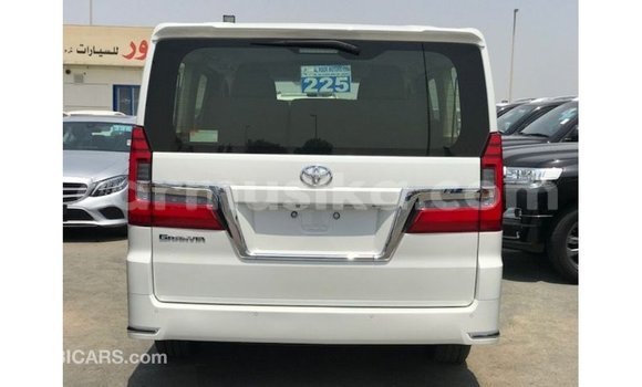 Tenga Imported Toyota Granvia Chena Mota in Import - Dubai in Harare Tenga Imported Toyota Granvia Chena Mota in Import - Dubai in Harare