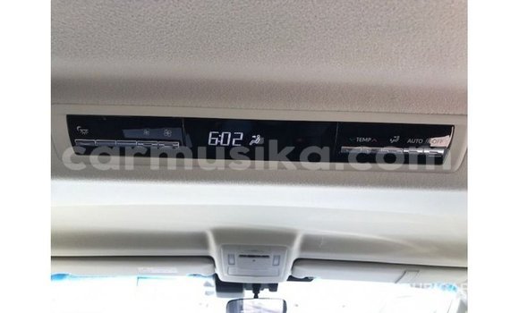 Tenga Imported Toyota Granvia Chena Mota in Import - Dubai in Harare Tenga Imported Toyota Granvia Chena Mota in Import - Dubai in Harare