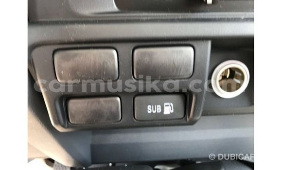 Tenga Imported Toyota Land Cruiser Chena Mota in Import - Dubai in Harare Tenga Imported Toyota Land Cruiser Chena Mota in Import - Dubai in Harare