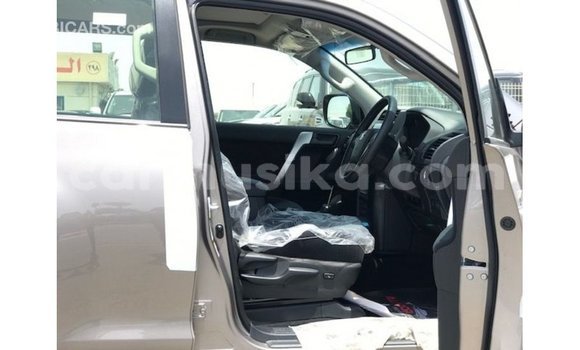 Tenga Imported Toyota Prado Bhurawuni Mota in Import - Dubai in Harare Tenga Imported Toyota Prado Bhurawuni Mota in Import - Dubai in Harare