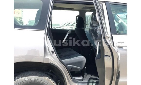 Tenga Imported Toyota Prado Bhurawuni Mota in Import - Dubai in Harare Tenga Imported Toyota Prado Bhurawuni Mota in Import - Dubai in Harare