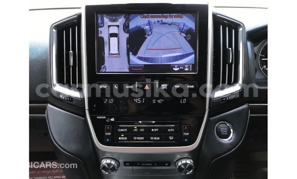 Nunua Imported Toyota Land Cruiser Nyeupe Gari ndani ya Import - Dubai nchini Harare Nunua Imported Toyota Land Cruiser Nyeupe Gari ndani ya Import - Dubai nchini Harare