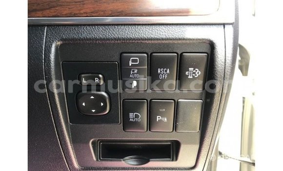 Nunua Imported Toyota Land Cruiser Nyeupe Gari ndani ya Import - Dubai nchini Harare Nunua Imported Toyota Land Cruiser Nyeupe Gari ndani ya Import - Dubai nchini Harare