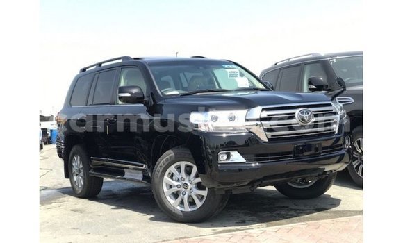 Tenga Imported Toyota Land Cruiser Nhema Mota in Import - Dubai in Harare