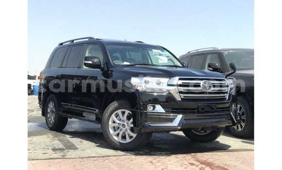 Tenga Imported Toyota Land Cruiser Nhema Mota in Import - Dubai in Harare