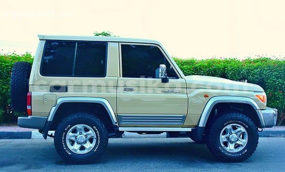 Acheter Import Voiture Toyota Land Cruiser Beige à Import - Dubai, Harare Acheter Import Voiture Toyota Land Cruiser Beige à Import - Dubai, Harare