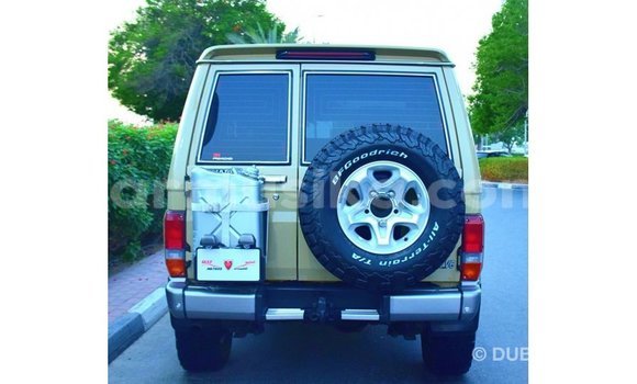 Acheter Import Voiture Toyota Land Cruiser Beige à Import - Dubai, Harare Acheter Import Voiture Toyota Land Cruiser Beige à Import - Dubai, Harare