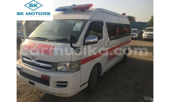 Nunua Imported Toyota Hiace Nyeupe Gari ndani ya Import - Dubai nchini Harare
