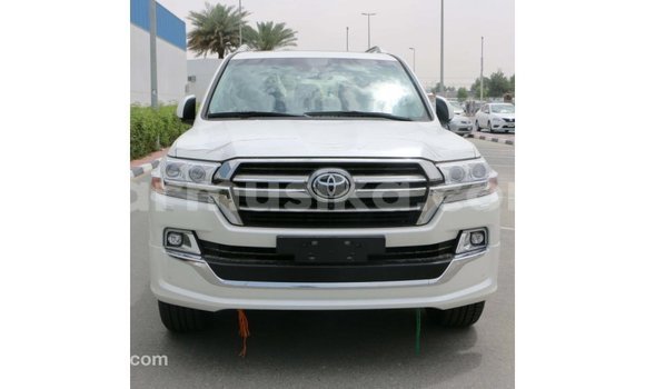 Acheter Import Voiture Toyota Land Cruiser Blanc à Import - Dubai, Harare Acheter Import Voiture Toyota Land Cruiser Blanc à Import - Dubai, Harare