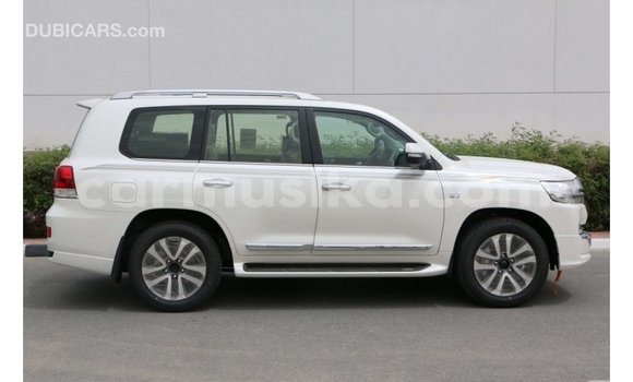 Acheter Import Voiture Toyota Land Cruiser Blanc à Import - Dubai, Harare Acheter Import Voiture Toyota Land Cruiser Blanc à Import - Dubai, Harare