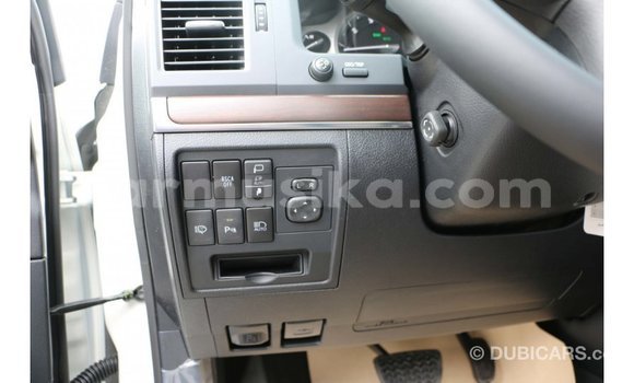 Acheter Import Voiture Toyota Land Cruiser Blanc à Import - Dubai, Harare Acheter Import Voiture Toyota Land Cruiser Blanc à Import - Dubai, Harare