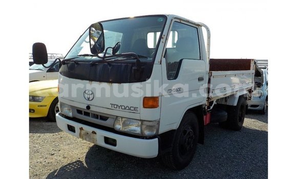 Tenga Imported Toyota Dyna Chena Rori in Import - Dubai in Harare Tenga Imported Toyota Dyna Chena Rori in Import - Dubai in Harare