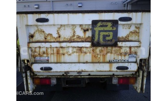 Tenga Imported Toyota Dyna Chena Rori in Import - Dubai in Harare Tenga Imported Toyota Dyna Chena Rori in Import - Dubai in Harare