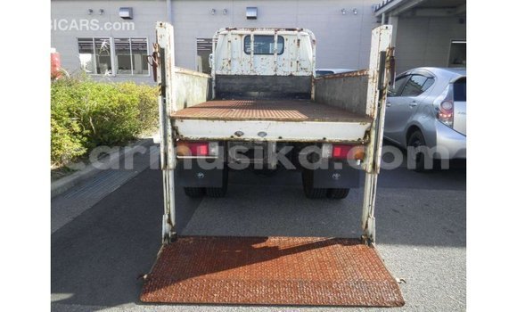 Tenga Imported Toyota Dyna Chena Rori in Import - Dubai in Harare Tenga Imported Toyota Dyna Chena Rori in Import - Dubai in Harare