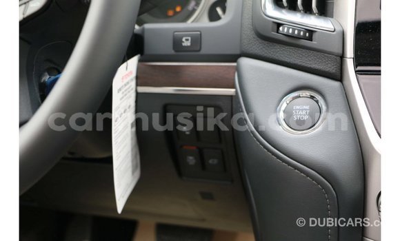 Acheter Import Voiture Toyota Land Cruiser Blanc à Import - Dubai, Harare Acheter Import Voiture Toyota Land Cruiser Blanc à Import - Dubai, Harare