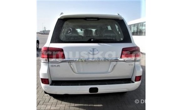 Acheter Import Voiture Toyota Land Cruiser Blanc à Import - Dubai, Harare Acheter Import Voiture Toyota Land Cruiser Blanc à Import - Dubai, Harare