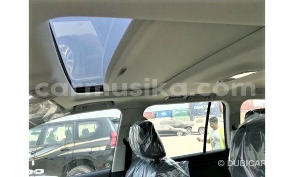 Acheter Import Voiture Toyota Land Cruiser Blanc à Import - Dubai, Harare Acheter Import Voiture Toyota Land Cruiser Blanc à Import - Dubai, Harare