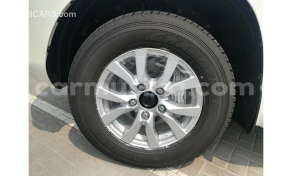 Acheter Import Voiture Toyota Land Cruiser Blanc à Import - Dubai, Harare Acheter Import Voiture Toyota Land Cruiser Blanc à Import - Dubai, Harare