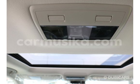 Acheter Import Voiture Toyota Land Cruiser Blanc à Import - Dubai, Harare Acheter Import Voiture Toyota Land Cruiser Blanc à Import - Dubai, Harare