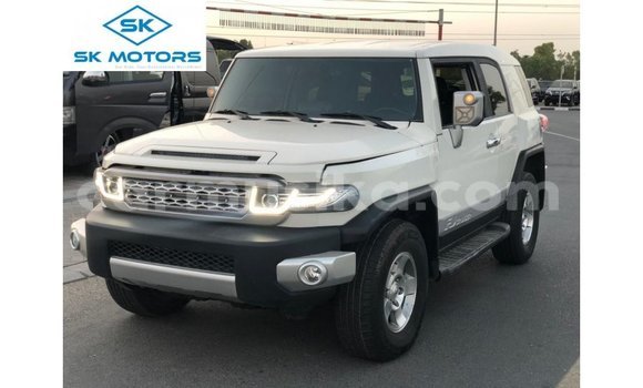 Buy Import Toyota FJ Cruiser White Car in Import - Dubai in Harare Buy Import Toyota FJ Cruiser White Car in Import - Dubai in Harare