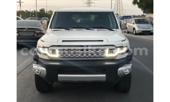 Buy Import Toyota FJ Cruiser White Car in Import - Dubai in Harare Buy Import Toyota FJ Cruiser White Car in Import - Dubai in Harare