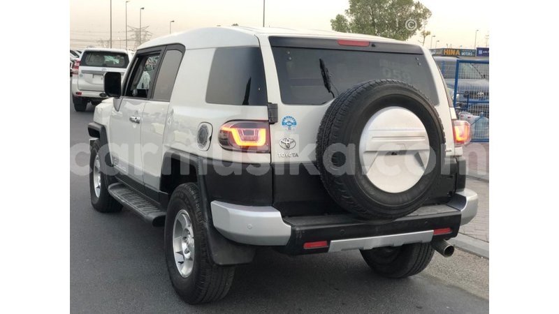 Big with watermark toyota fj cruiser harare import dubai 16292