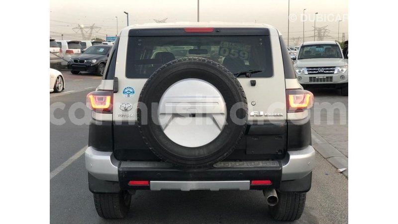 Big with watermark toyota fj cruiser harare import dubai 16292