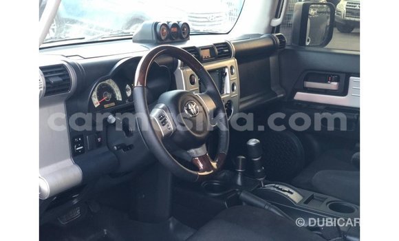 Buy Import Toyota FJ Cruiser White Car in Import - Dubai in Harare Buy Import Toyota FJ Cruiser White Car in Import - Dubai in Harare