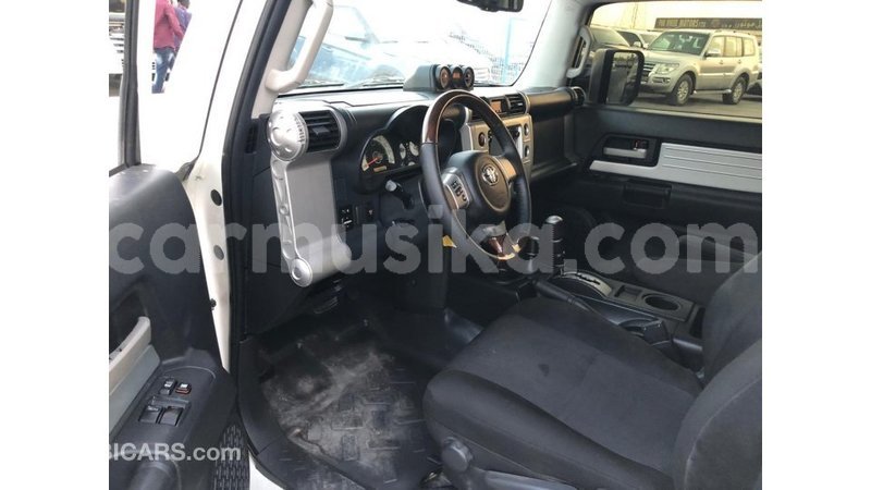 Big with watermark toyota fj cruiser harare import dubai 16292