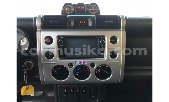 Buy Import Toyota FJ Cruiser White Car in Import - Dubai in Harare Buy Import Toyota FJ Cruiser White Car in Import - Dubai in Harare