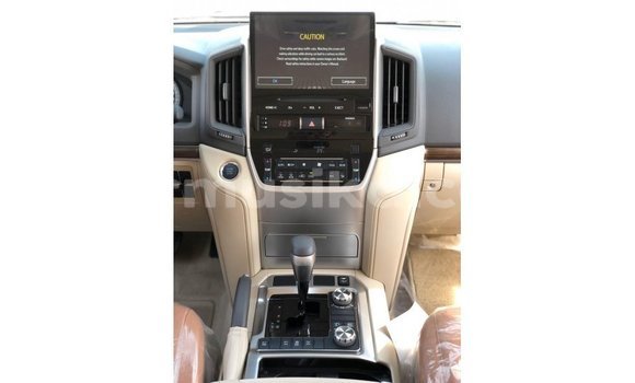 Buy Import Toyota Land Cruiser White Car in Import - Dubai in Harare Buy Import Toyota Land Cruiser White Car in Import - Dubai in Harare