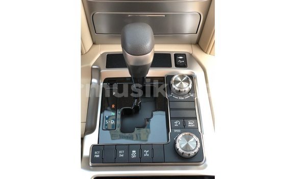 Buy Import Toyota Land Cruiser White Car in Import - Dubai in Harare Buy Import Toyota Land Cruiser White Car in Import - Dubai in Harare