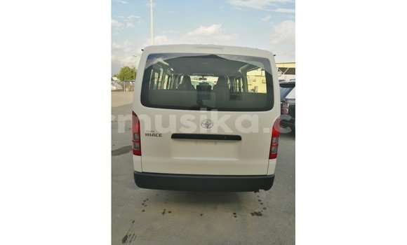 Buy Import Toyota DA White Truck in Import - Dubai in Harare Buy Import Toyota DA White Truck in Import - Dubai in Harare