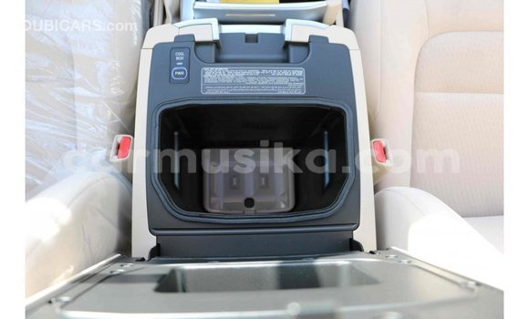 Acheter Import Voiture Toyota Land Cruiser Noir à Import - Dubai, Harare Acheter Import Voiture Toyota Land Cruiser Noir à Import - Dubai, Harare
