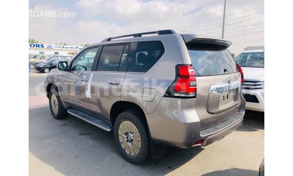 Tenga Imported Toyota Prado Bhurawuni Mota in Import - Dubai in Harare Tenga Imported Toyota Prado Bhurawuni Mota in Import - Dubai in Harare