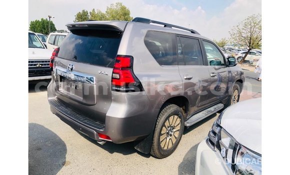 Tenga Imported Toyota Prado Bhurawuni Mota in Import - Dubai in Harare Tenga Imported Toyota Prado Bhurawuni Mota in Import - Dubai in Harare