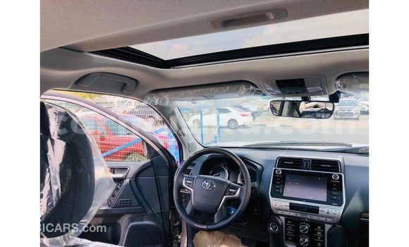 Tenga Imported Toyota Prado Bhurawuni Mota in Import - Dubai in Harare Tenga Imported Toyota Prado Bhurawuni Mota in Import - Dubai in Harare