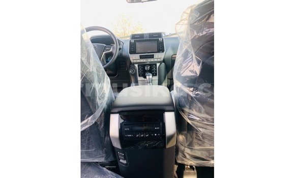 Tenga Imported Toyota Prado Bhurawuni Mota in Import - Dubai in Harare Tenga Imported Toyota Prado Bhurawuni Mota in Import - Dubai in Harare