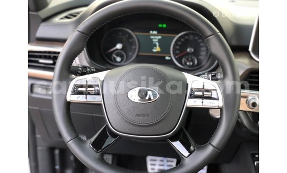 Buy Import Kia Carens White Car in Import - Dubai in Harare Buy Import Kia Carens White Car in Import - Dubai in Harare